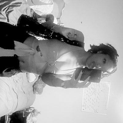 _lzzp0's profile picture. 