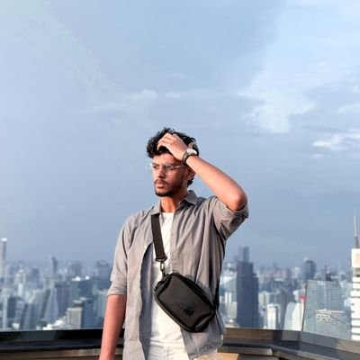 Easwar_H's profile picture. Software Engineer |
Super30 | @100xSchool