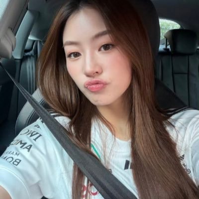 uraugustgirlll's profile image