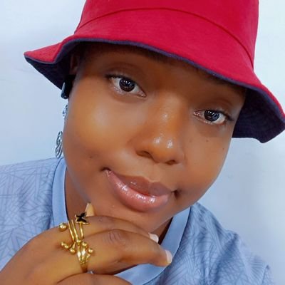 Veevyan13's profile picture. JESUS ❤|| Igbo Girl😌|| Health 💊|| growing. learning. unlearning and relearning.