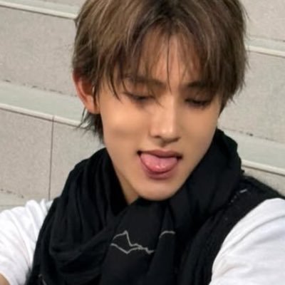 seonghyeonxtist's profile picture. @wonbinxtist 🦭