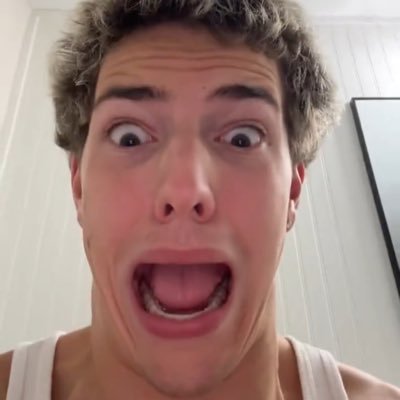 420Stinkybro's profile picture. dumb faggot