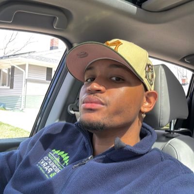 tristandbelieve's profile picture. Oprah Winfrey Scholar | boy with a book deal🎈| Moments as They Are (Fernwood Press, 2026) | Neon Soul✨ | https://t.co/EgXE1TRuCG