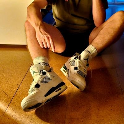 mr_lxon's profile picture. 25 yo german guy
#nrw #top #xl #sneaks #nike #socks #master