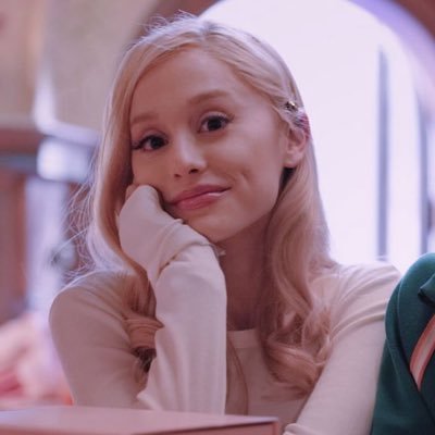 gaylindaaa's profile picture. my special talent is making everything about ariana grande‧₊˚ ☁︎ ໒꒱ lesbian ⋆｡ﾟ i ♡ music + movies ꕤ🩷