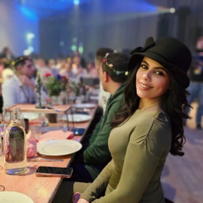 forsythias_'s profile picture. أعطى الزمانُ فما قبلتُ عطاءَهُ وأراد لي فأردتُ أن أتخيّرا