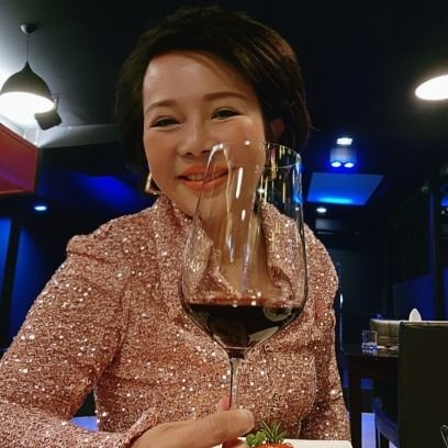 AmaratJeab's profile picture. อ่อนน้อมต่อประชาชน
ยืดตัวตรงต่อหน้าเผด็จการ