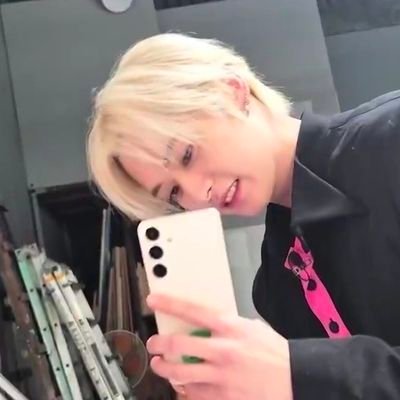 heechansmenu's profile picture. —dkb / skz / wei / kard / atz / crvt / drpn / p1h / + *multi!* / she / her - 25