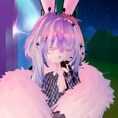 Hyourohimi's profile picture. ☆ Hamparan ambal meletak badik,
Sepasang capal jahitan jarang, 
Andai bebal berlagak cerdik, 
Alamat kapal membelah karang. ☆