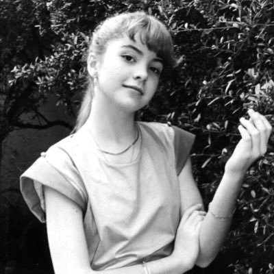 Dracularpia's profile picture. Reina de los haitianos. Cachora del desierto. Arpía Fronteriza.