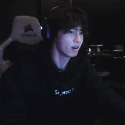 junolhinho's profile picture. bangtan style 𐙚 ̊