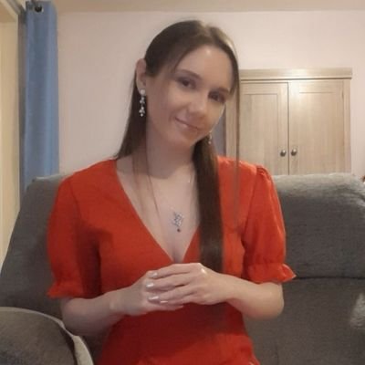 kel14bt's profile picture. Football fan.
Arsenal fan. Love F1. 
Volunteer bee keeper. Murder She Wrote.
Helper of the homeless & animals.  Learning BSL.
Regular competition winner. 💃