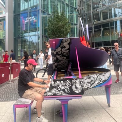 elparrey1's profile picture. 