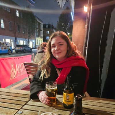 julie_o_r's profile picture. Just trying to live a Champagne life on a Dutch Gold budget ✨