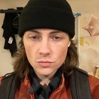 poopyshartyfart's profile picture. mon coeur!