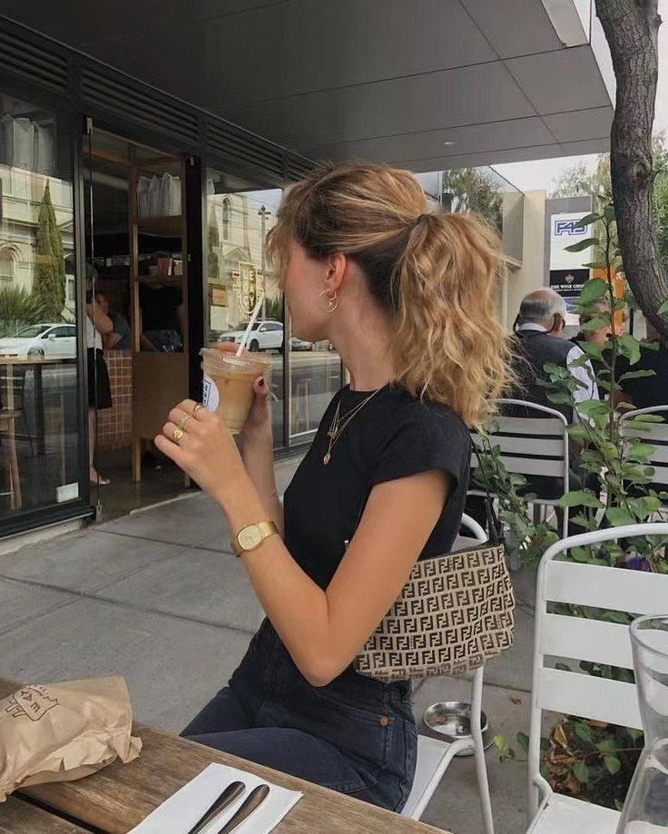 feaeelie14554's profile picture. 