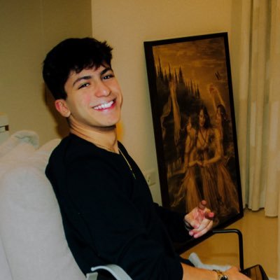 jasazzi's profile picture. i build softwares and or fashion