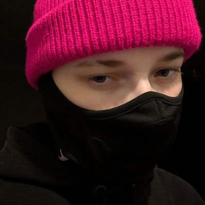 vydi_v's profile picture. «и пусть растут цветы на ваших шрамах»