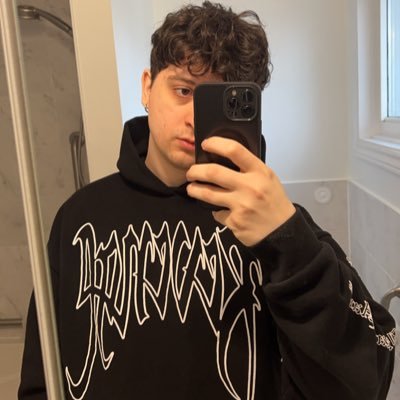 iRezi's profile picture. 400k Subscribers on YouTube - Forbes Magazine ‘Richest man in the world’ - Time Magazine ‘Man of the year’ 7 years in a row