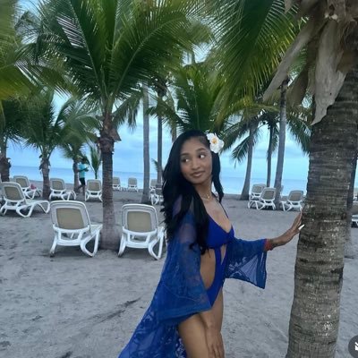 Sheismiarenee's profile picture. 𝐏 𝐑 𝐈 𝐍 𝐂 𝐄 𝐒 𝐒 🦢ִֶָ𓂃 ࣪ ִֶָ🦢་༘࿐