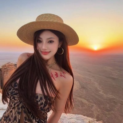 emilie_eth1998's profile picture. 👩‍🏫McGill CS - NYU MFE 🇨🇦🇺🇸🇭🇰 ENFP-A 快乐小狗 Ins @Eeeeemilie_  💼 @OKX DEX
