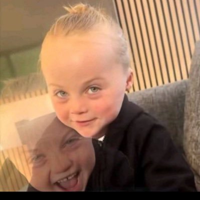 MutsaMkamba's profile picture. 🇿🇼. all is vanity🪐. wabi sabi.