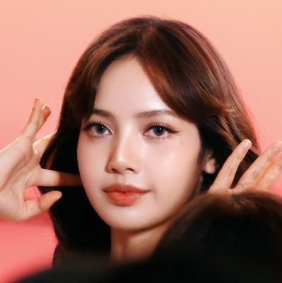 KillThisLoveSta's profile picture. Fan of Grammy nominee Rosé