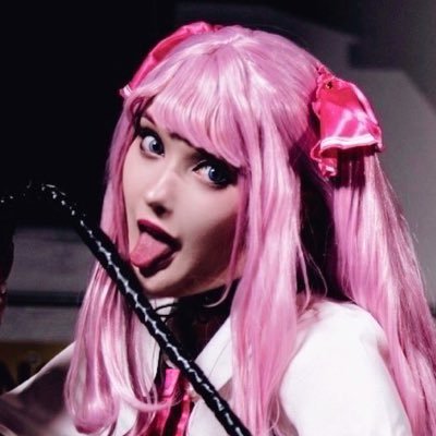 PeachyNyans's profile picture. • 𝒀𝒐𝒖𝒓 𝑷𝒓𝒆𝒕𝒕𝒚 𝑲𝒊𝒕𝒕𝒚 • 𝑪𝒐𝒔𝒑𝒍𝒂𝒚𝒆𝒓 • 𝑫𝒂𝒏𝒄𝒆𝒓 • 𝟏𝟗 •