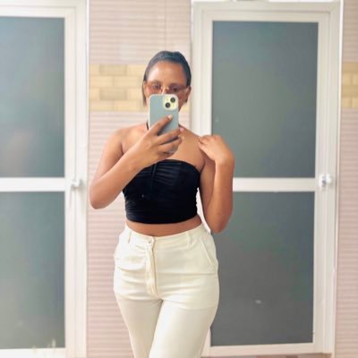 Veesmart2's profile picture. Here for fun💯 #MUFC Manchester United fan🌹