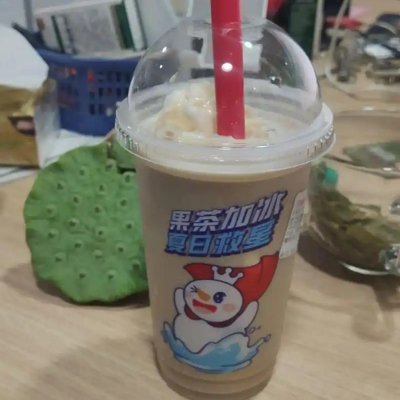 fei1cog7r's profile picture. 株式と暗号通貨については、毎日その動向を追いかけています。金融業界で5年間の経験を持ち、暗号通貨アナリストとして働いています。食べることも大好きで、特にスウェーデンのミートボールスープと薄いパンケーキが気に入っており、よく食べに行きます。さらに、日本のラーメンも素晴らしいと聞き、是非食べてみたいと思っています。