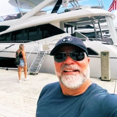 brandon_harris4's profile picture. Sharing light and hope wherever I go | Positive vibes and a big, kind heart for the world. ❤️🇺🇸 #MAGA.