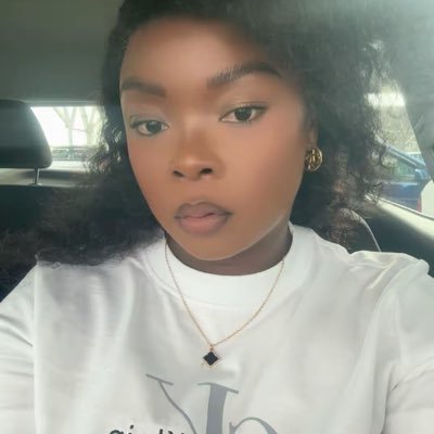 NtombiChiburre's profile picture. MUA 🎨💄
Hairstylist 💇‍♀️
https://t.co/s6m95QnsfT ♥️