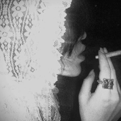 vlvtstarss's profile picture. 