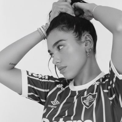 flualipa's profile picture. sábia em horário comercial