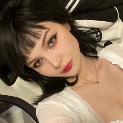 beeologica's profile picture. querendo dar uma de Elizabeth Webber. Dev em desenvolvimento. ⚕️💻