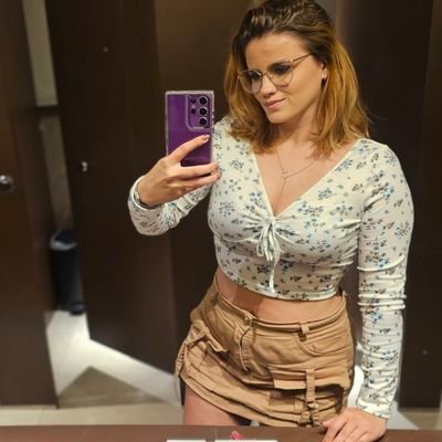 bmilanez_'s profile picture. conta nova, hackearam a antiga 🥲