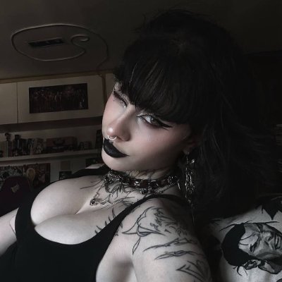 marythevampp's profile picture. alt girl with a soft side 🖤 Your favorite alt girl is just one click away 👇🏼
