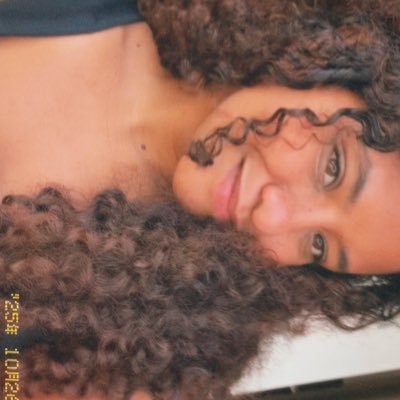 mlauras_'s profile picture. maktub & vivaz | @skatefembr