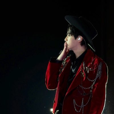 ksjk9297's profile picture. 𝙠𝙞𝙢 𝙨𝙚𝙤𝙠𝙟𝙞𝙣 🐬༉‧|| sbt acc || D-DAY 28 may 2023🇮🇩 || HOTS 3-4 may 2025🇮🇩|| RUNSEOKJIN 12-13 july 2025🇯🇵||RUNSEOKJIN ENCORE 31 oct-1 nov 2025🇰🇷