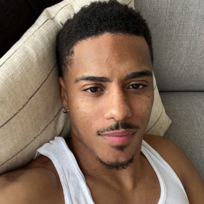 melozytt's profile picture. horny hungry and tired