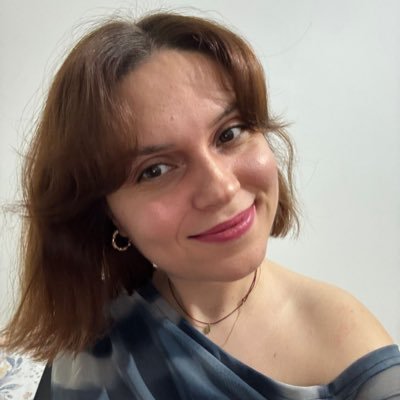 kbrkthsrtsgr's profile picture. Eteklerini uçuştura uçuştura dans etmenin büyülü rüzgarına kapılıp giden bir çingenenin masalı 🍃