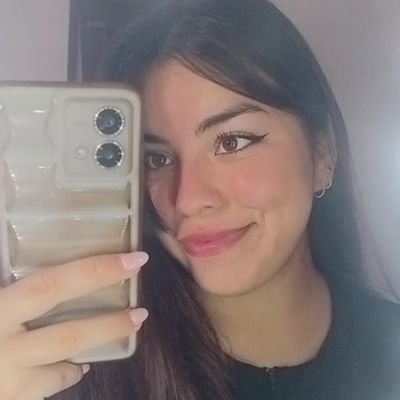 Celesgarcia13's profile picture. 