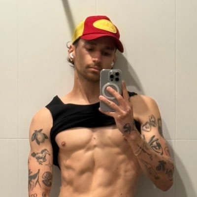 lachywc's profile picture. (𝘓𝘰𝘤𝘬-𝘦)