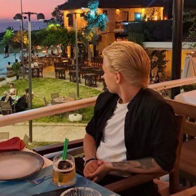 MikzuuuCS's profile picture. CS 💫 Studying @HAMK_UAS 📚 | 23