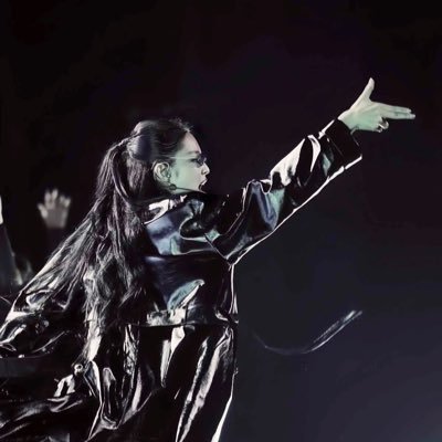 lesyeuxdejaneu's profile picture. only listen to my general @jennierubjane