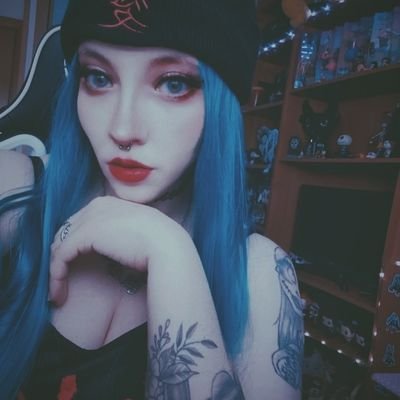 HalloweenMemeCo's profile picture. 《ᴄᴏᴏʟ ᴋɪᴅꜱ ᴡᴇᴀʀ ʙʟᴀᴄᴋ》 ✷ᴛɪᴍ ʙᴜʀᴛᴏɴ✷ ⋆｡ 
ᴇx ᴄᴍ ᴇɴ ꜰɴᴀᴛɪᴄ ᴛQ/ ᴛᴇᴀᴍ Qᴜᴇꜱᴏ & ᴄᴀꜱᴇ ᴇꜱᴘᴏʀᴛꜱ -  ᴠᴀʟᴏʀᴀɴᴛ & ʟᴏʟ ⋆｡