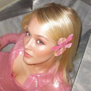 mvnsode's profile picture. ─ following the voice of the stars.