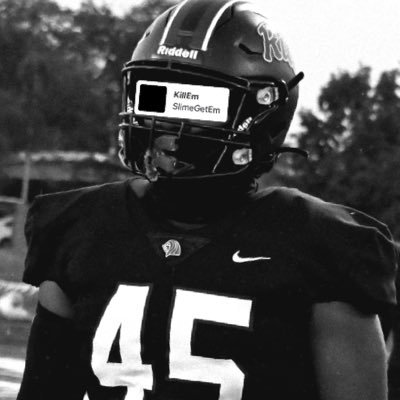 The_edwardjones's profile picture. {Edward jones} {linebacker/d-line} {5’11} {cardinal Ritter college prep} {student-athlete} {email-ej2205594@gmail.com}