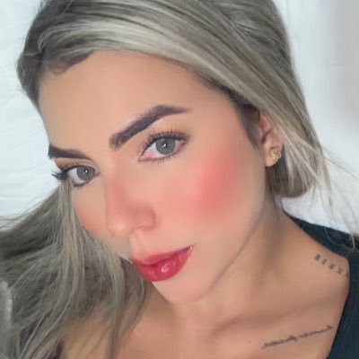 danielaqb2309's profile picture. La de ojos verdes 👸🏼  TikTok: https://t.co/2nbLIJtcmY