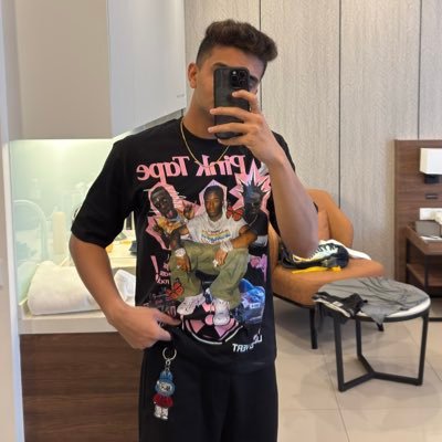 jallaflame's profile picture. my personality is almost based on the toxicity of weeknd songs‼️